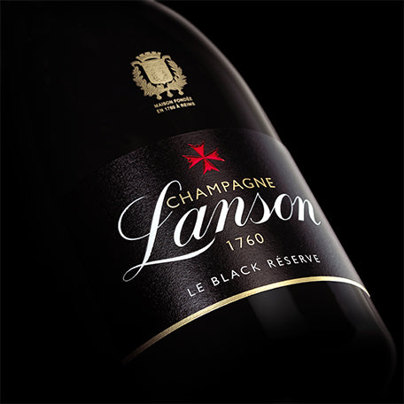 Closeup auf der Champagnerflasche Lanson - Le Black Réserve